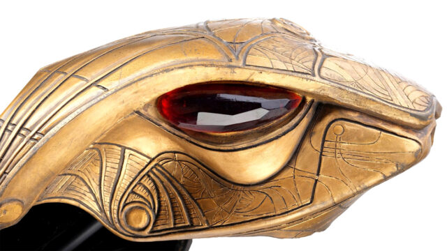 Apophis's Helmet (Propstore)